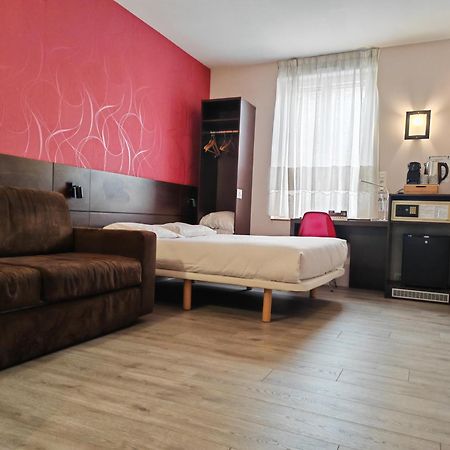 Urban Style, Hotel Le Cheval Noir, Saint-Etienne Bagian luar foto