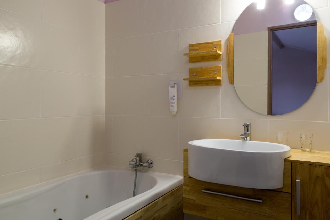 Urban Style, Hotel Le Cheval Noir, Saint-Etienne Bagian luar foto