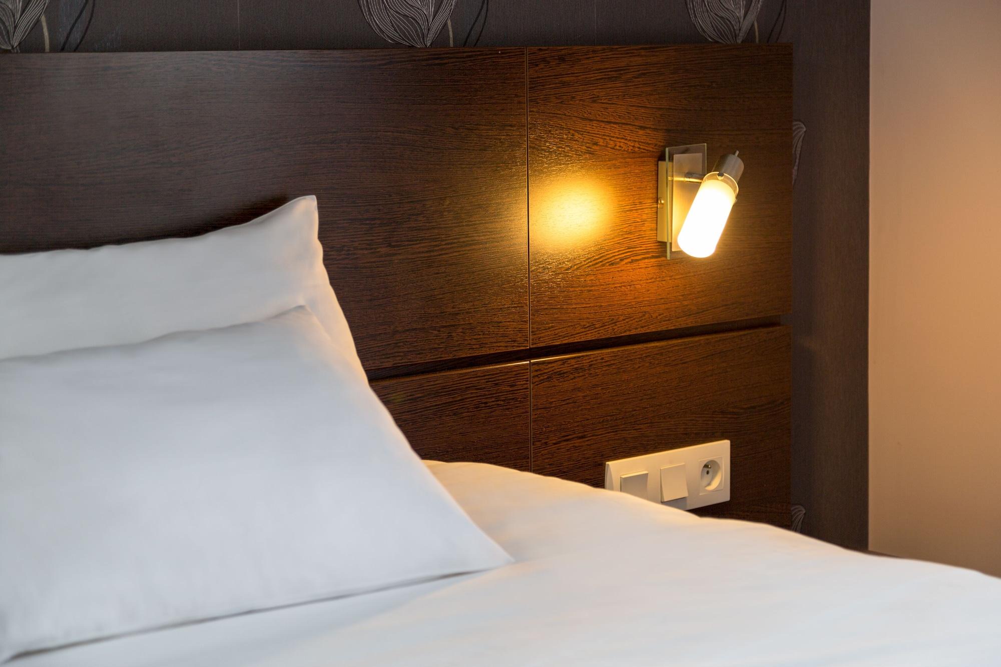 Urban Style, Hotel Le Cheval Noir, Saint-Etienne Bagian luar foto