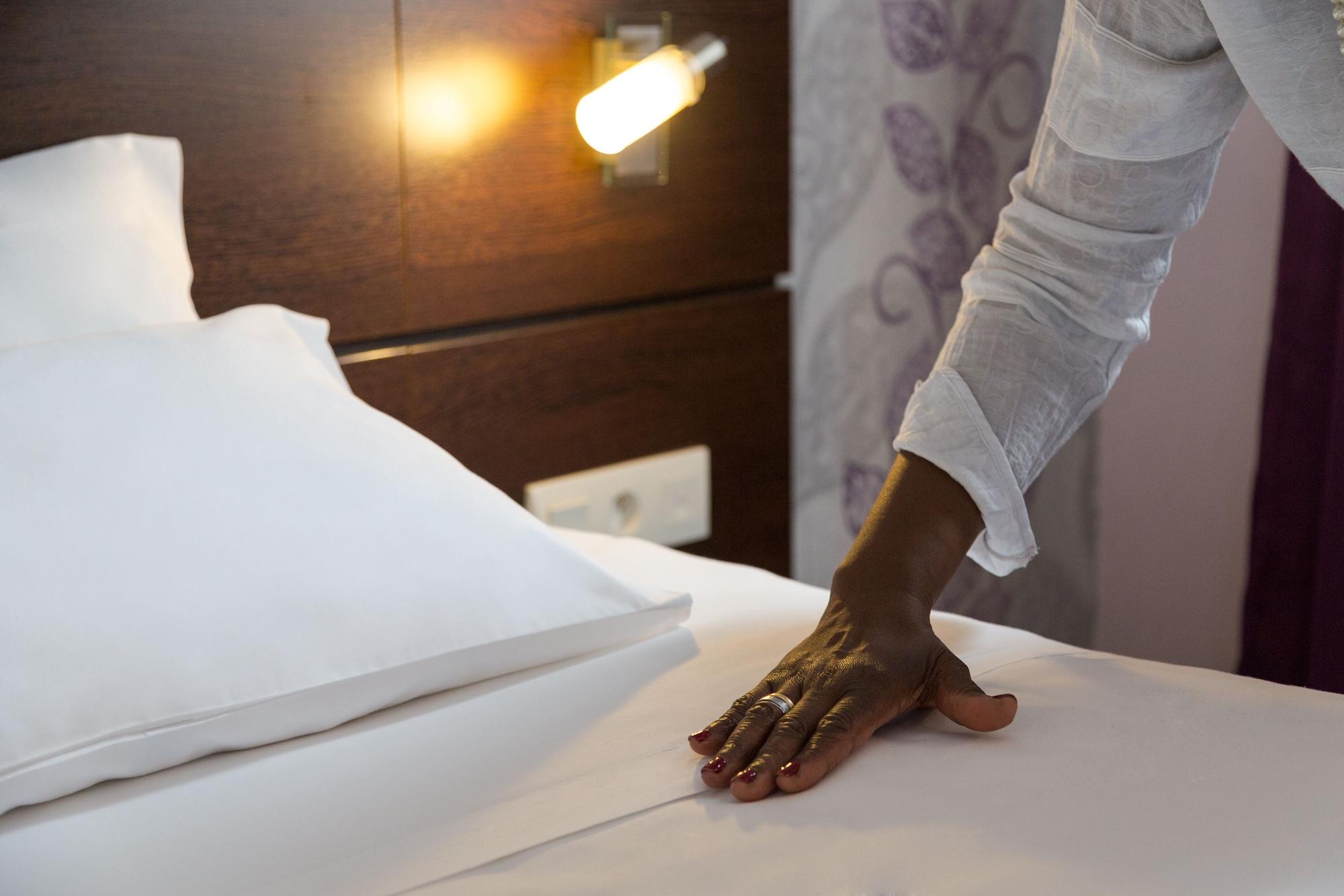 Urban Style, Hotel Le Cheval Noir, Saint-Etienne Bagian luar foto