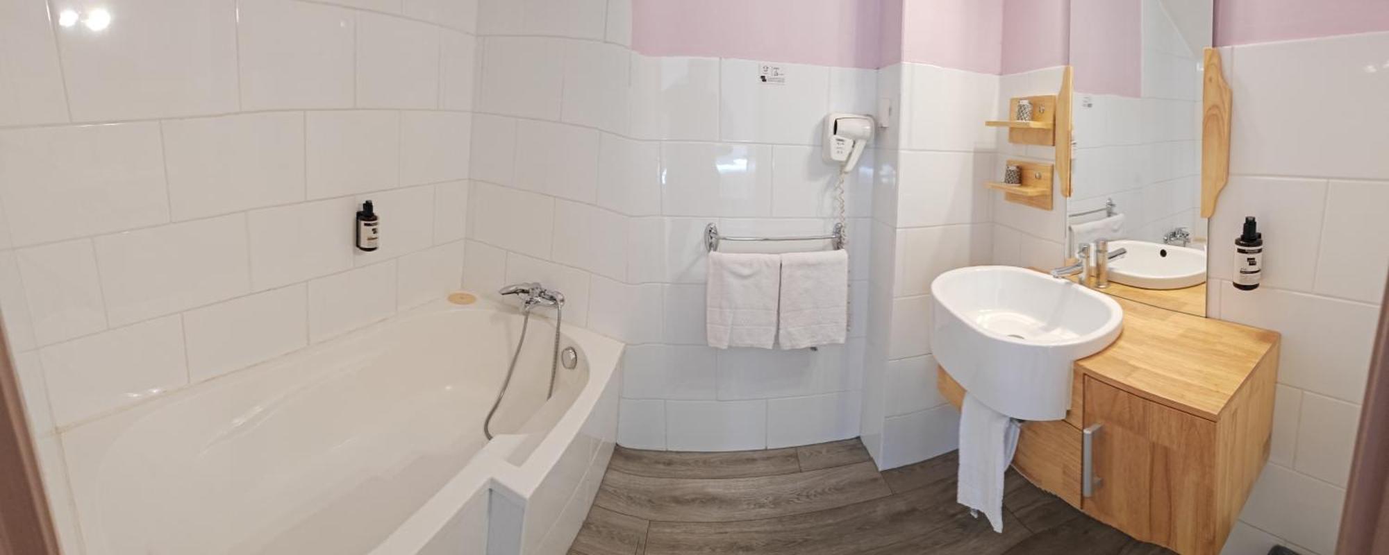 Urban Style, Hotel Le Cheval Noir, Saint-Etienne Bagian luar foto