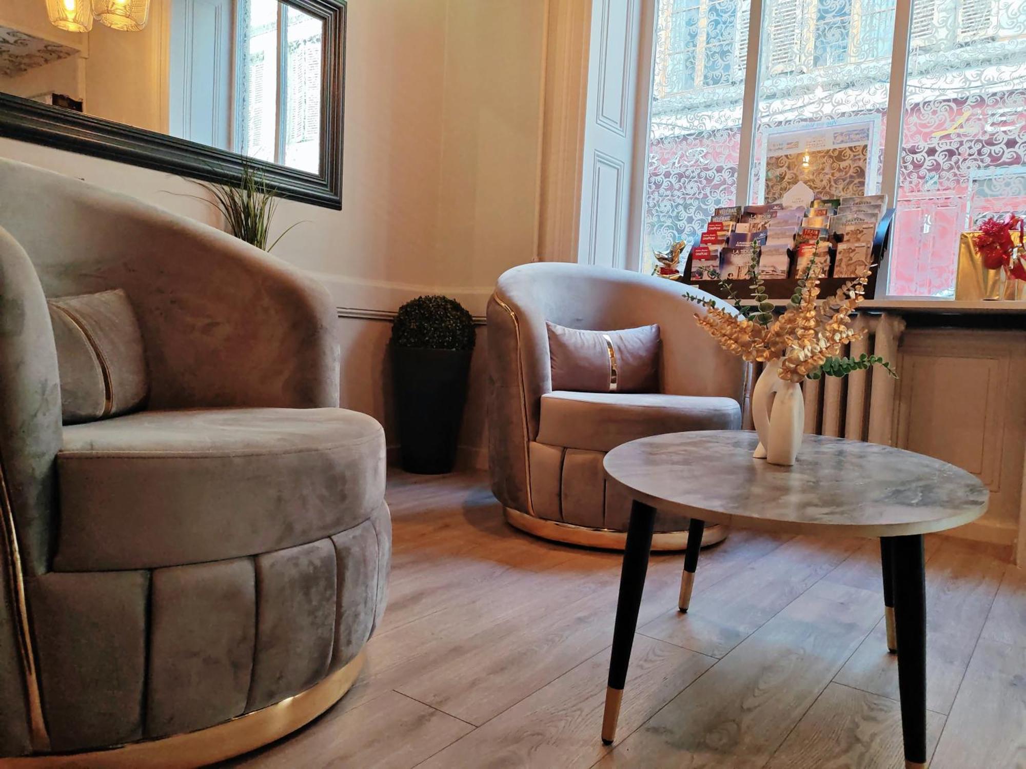 Urban Style, Hotel Le Cheval Noir, Saint-Etienne Bagian luar foto