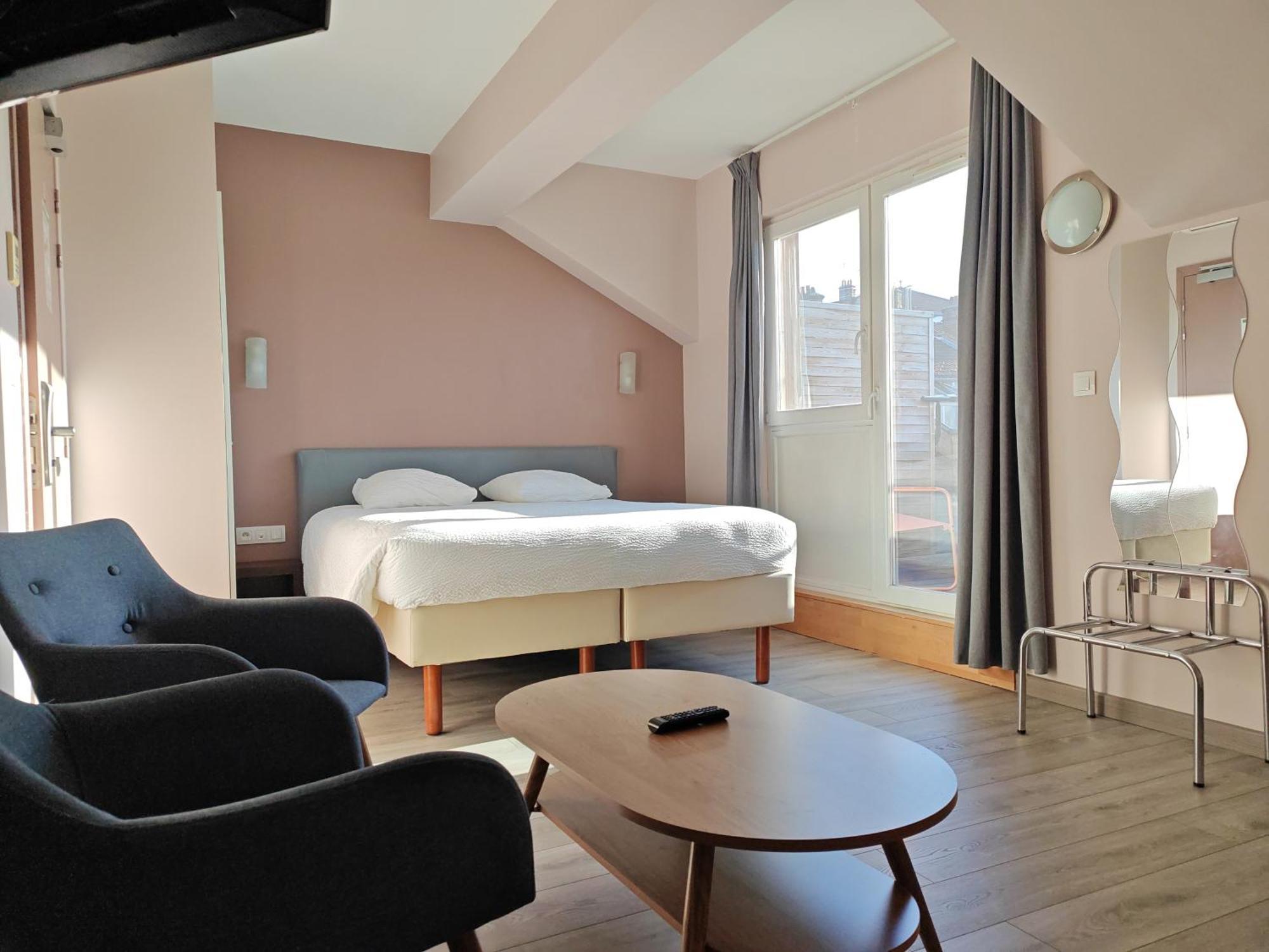 Urban Style, Hotel Le Cheval Noir, Saint-Etienne Bagian luar foto