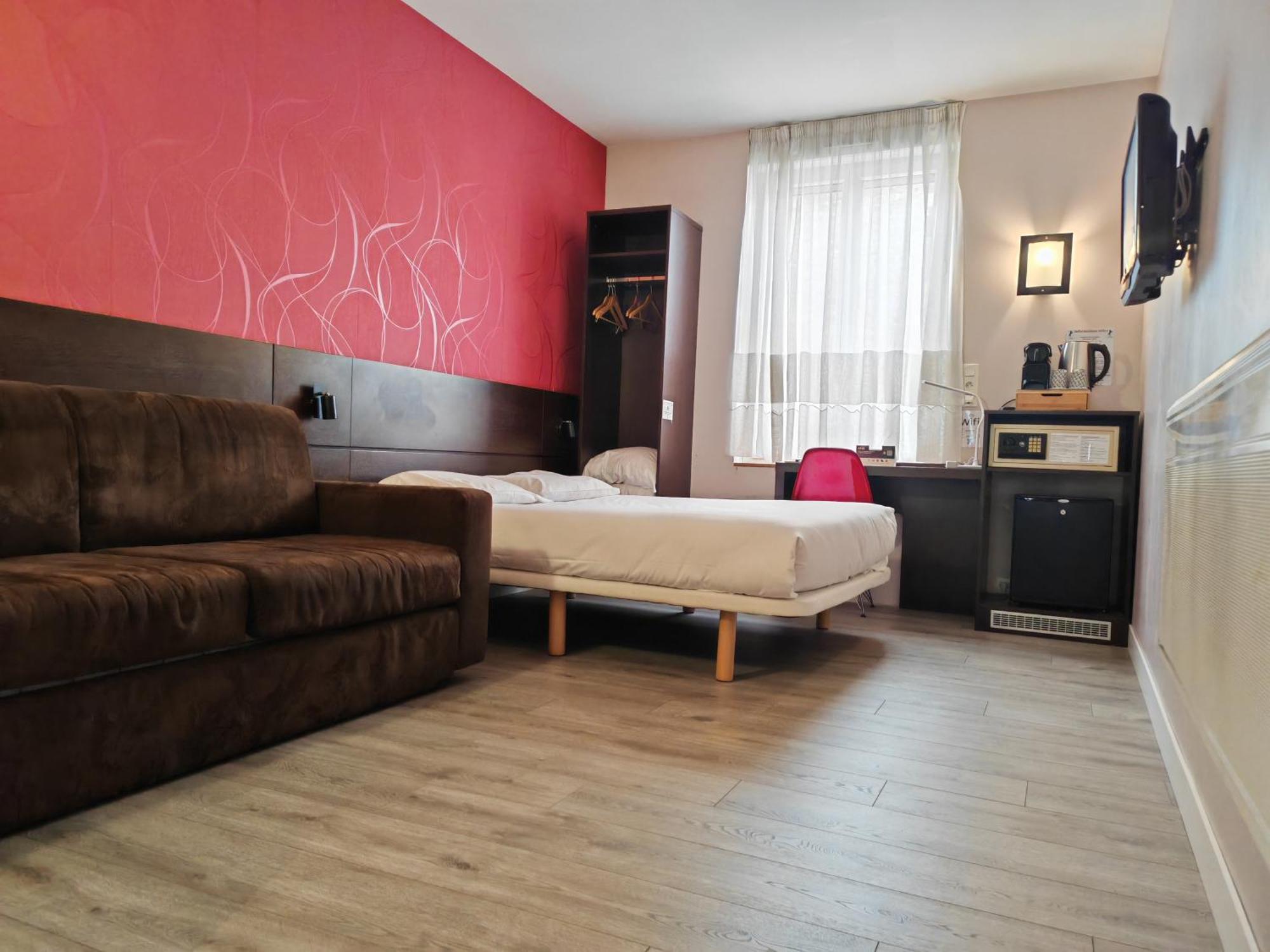 Urban Style, Hotel Le Cheval Noir, Saint-Etienne Bagian luar foto