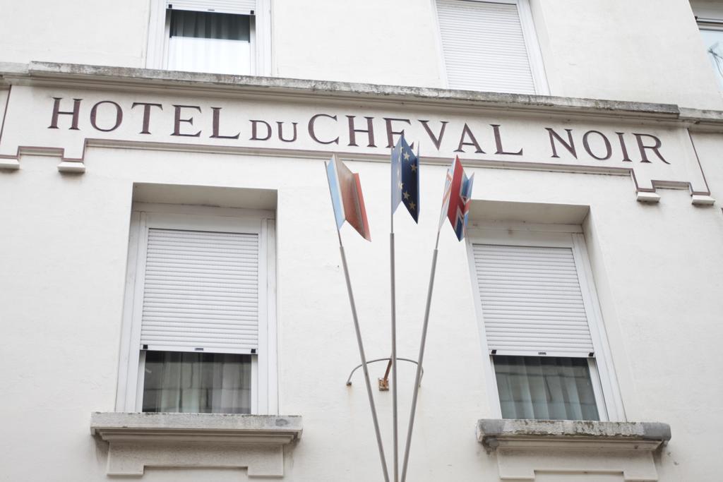 Urban Style, Hotel Le Cheval Noir, Saint-Etienne Bagian luar foto