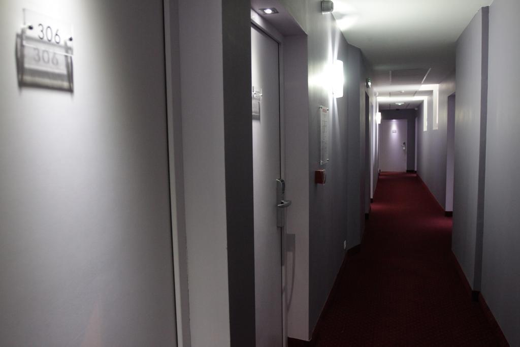 Urban Style, Hotel Le Cheval Noir, Saint-Etienne Bagian luar foto