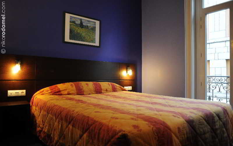 Urban Style, Hotel Le Cheval Noir, Saint-Etienne Bagian luar foto
