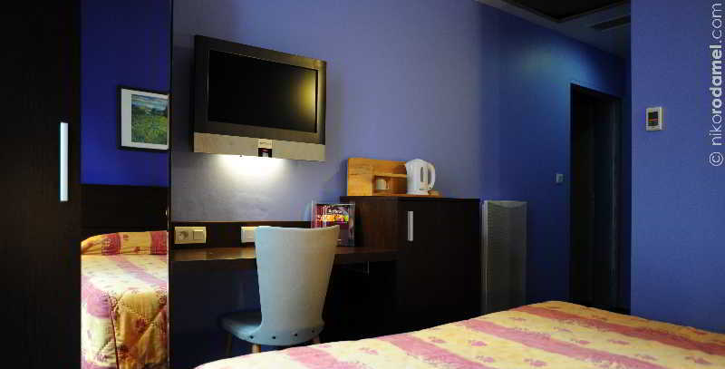 Urban Style, Hotel Le Cheval Noir, Saint-Etienne Bagian luar foto